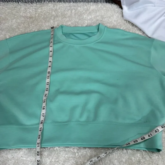 Lululemon Perfectly Oversized Cropped Crew Softstreme sweatshirt FLAW Read - Picture 6 of 12